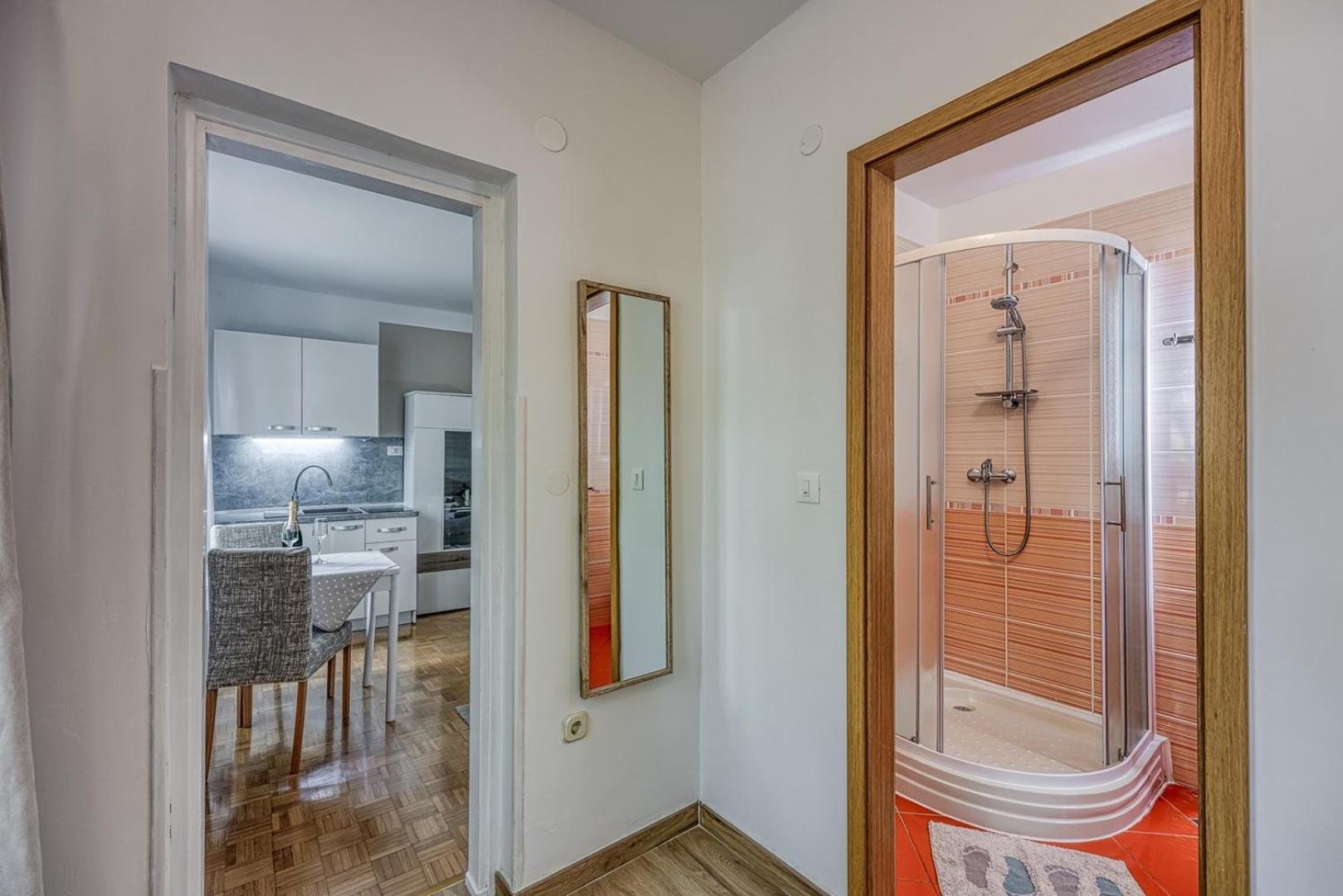 Appartement Aparments Jedro&Karlo à Poreč Extérieur photo