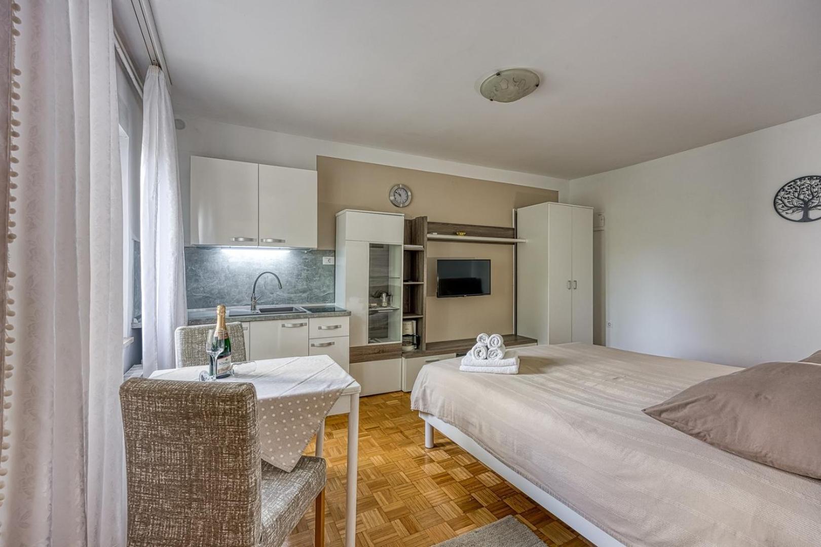 Appartement Aparments Jedro&Karlo à Poreč Extérieur photo